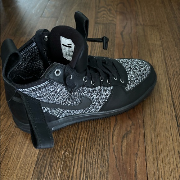 Women’s Nike Lunar Force 1 Flyknit workboot - Picture 6 of 11